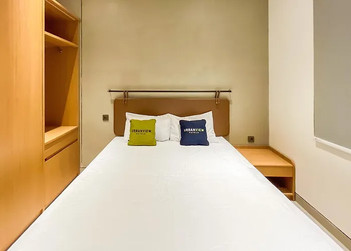 Urbanview Tigatuju Living Blitar