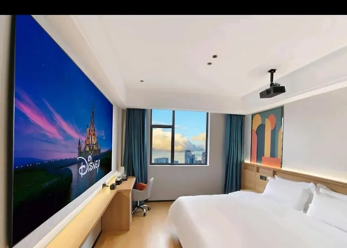 Orange Huaju Hotel