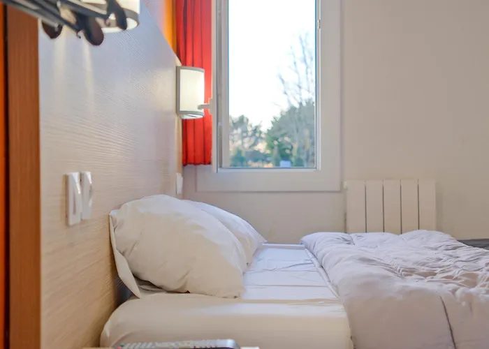 Classic Hotel - Fontenay-Tresigny