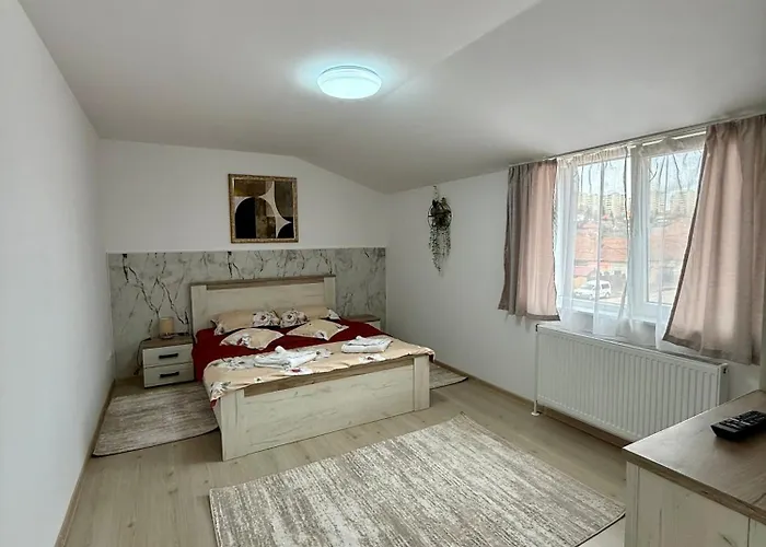 Jokai Apartments Nr7, Code Entry