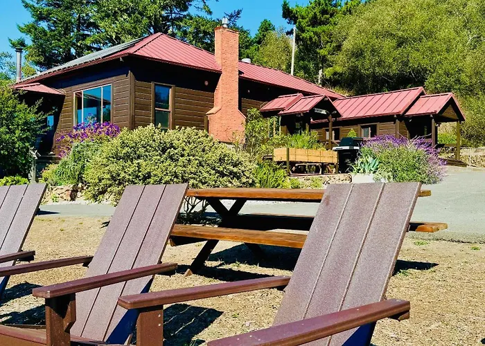 Limantour Lodge