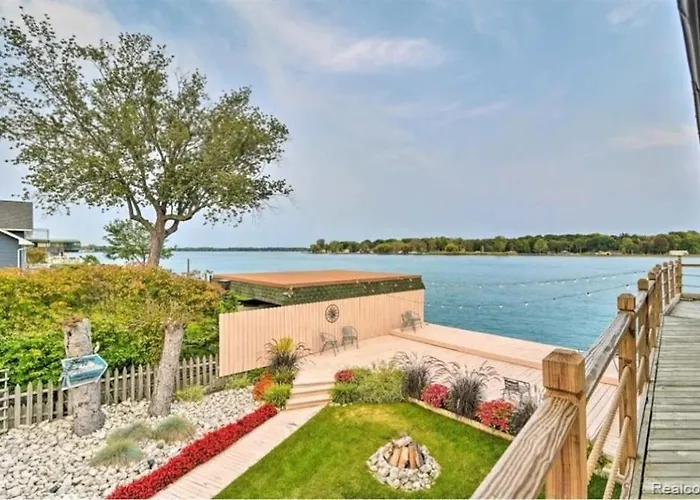Lakefront Paradise With 7 Beds - Fishing - Swimming