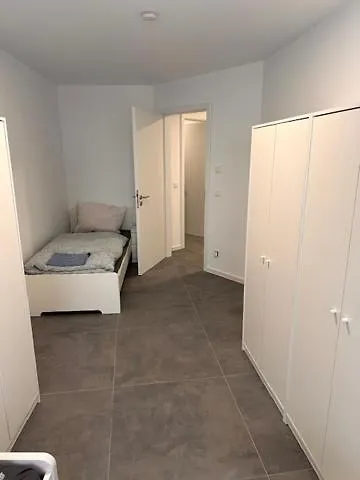 Moderne Wohnung für 3 Personen mit extra Schlafzimmer, Wohnzimmer&Balkon