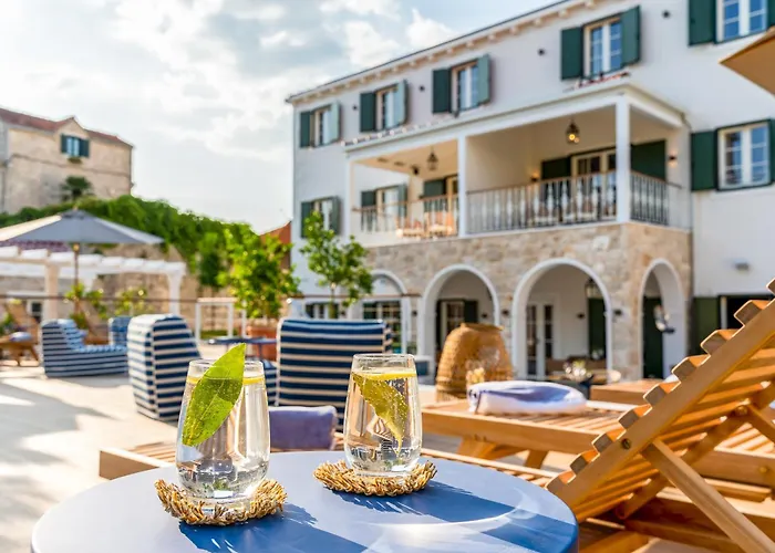 Hotel Brattia, Adults Only