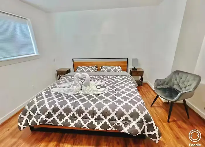 Seattle Luxury 4-Suite Retreat