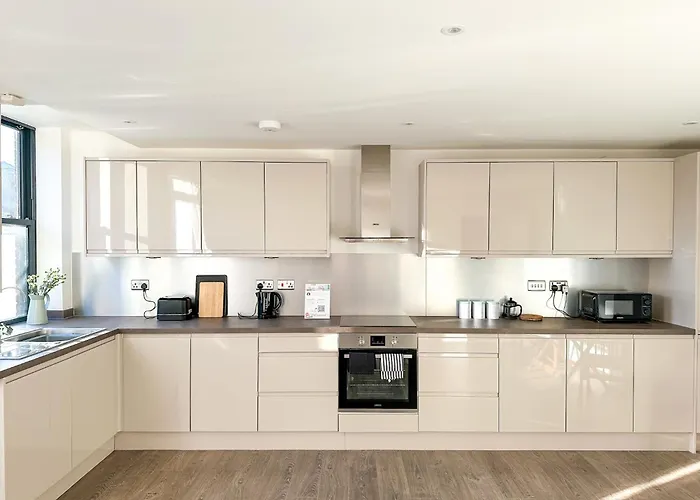 New - St James - City Centre Modern Apartment