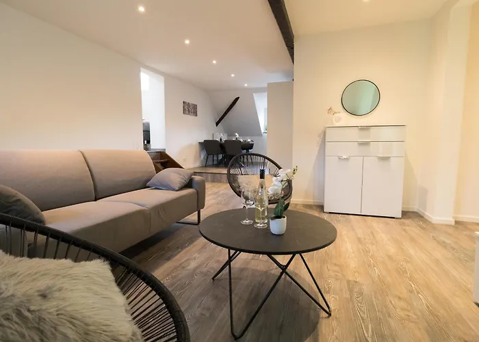 Fewomo, MoselSky, Stilvolle Dachgeschoss-Ferienwohnung mit Charme