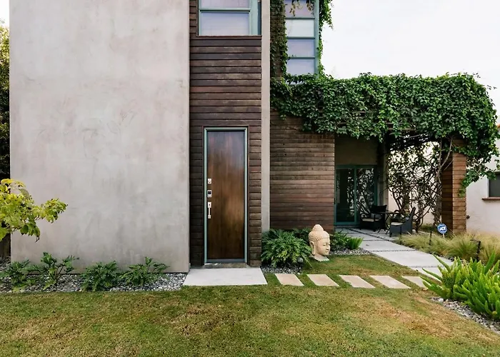 Hotel-Style Independent Suite In Ocean Beach