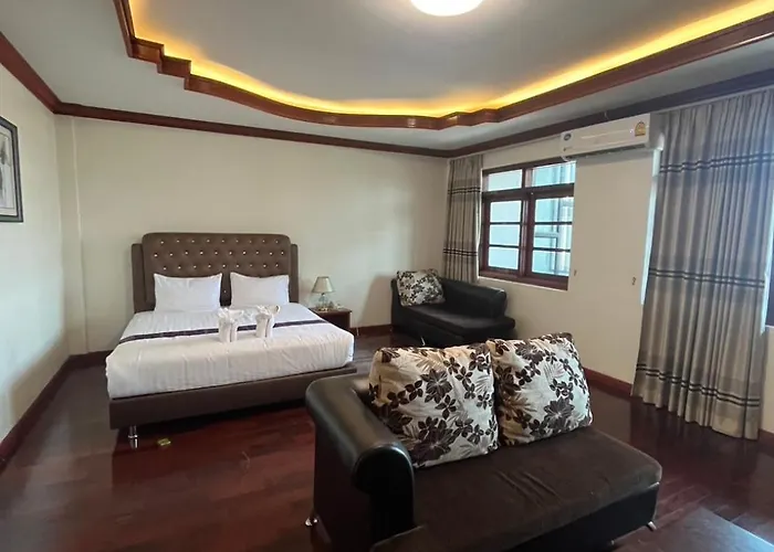 Nakhone Champa Hotel
