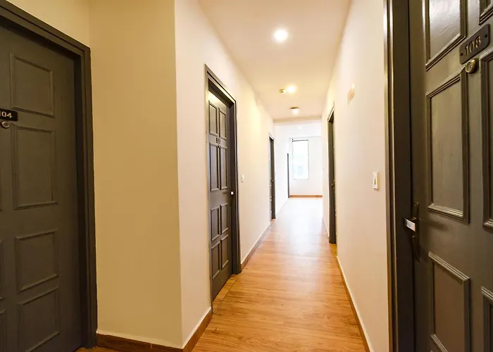 Fabhotel White Ridge-Sia Life Hospital, Kondapur