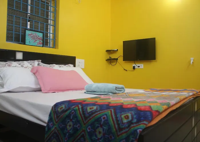 Studio Apartment With Private Entrance, Behind Dlf And Near L&T, Rmz It Park And Close To Srmc & Miot Hospital