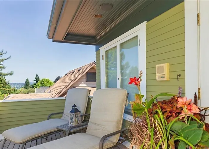 Seattle Escape Queen Anne W Private Deck
