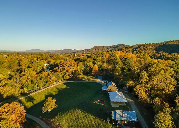 Engadine Inn And Cabins