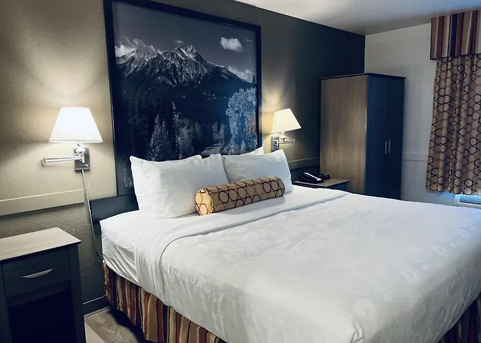Super 8 By Wyndham Dawson Creek
