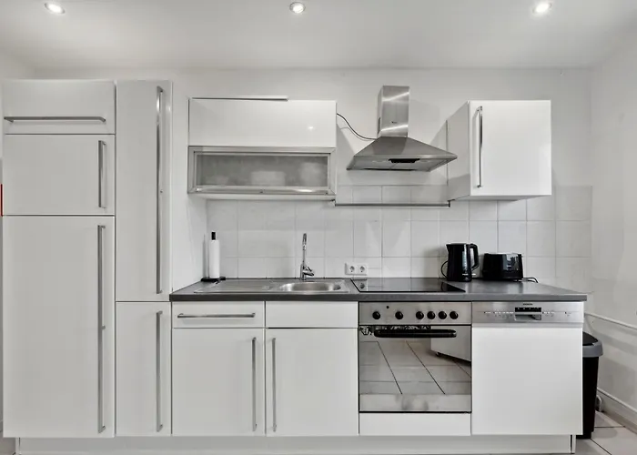 APARTMENT in Isenbüttel - 90m2, 3 Zi, 5 Einzelbetten, Free Coffee, WiFi&Parking - 24h CHECK IN