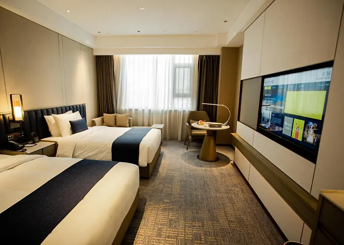 Golden Tulip Jinzhou Central Street