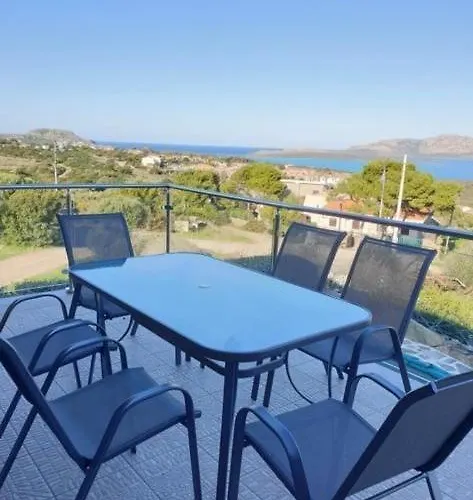 La Pelosa House 1