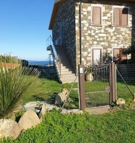 La Pelosa House 1
