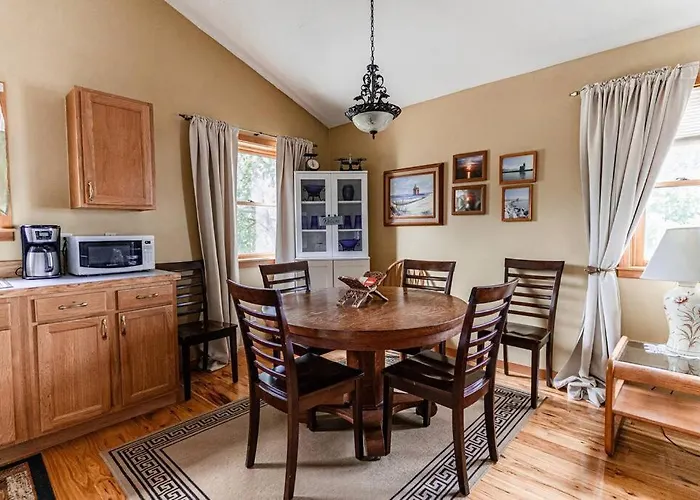 Secluded & Quiet On The Beautiful Kalamazoo River - Saugatuck-Douglas-Fennville