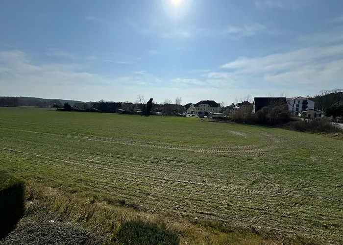 HAUS USEDOM Ferienwohnanlage mit Frühstücks-Restaurant gegenüber im Seeschlösschen