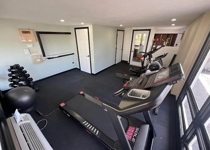 Harborside Suites