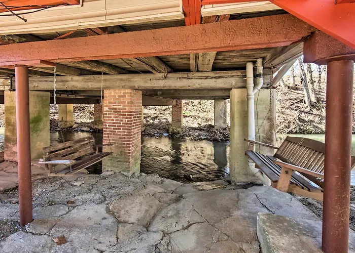 Creek Access & Deck: 'Runningwater' Lancaster Gem