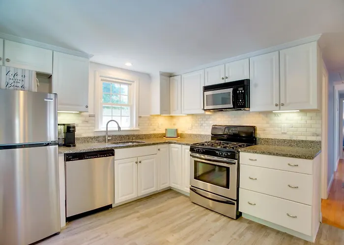< 1 Mi To Beaches: Cape Cod Bungalow W/ Fire Pit!