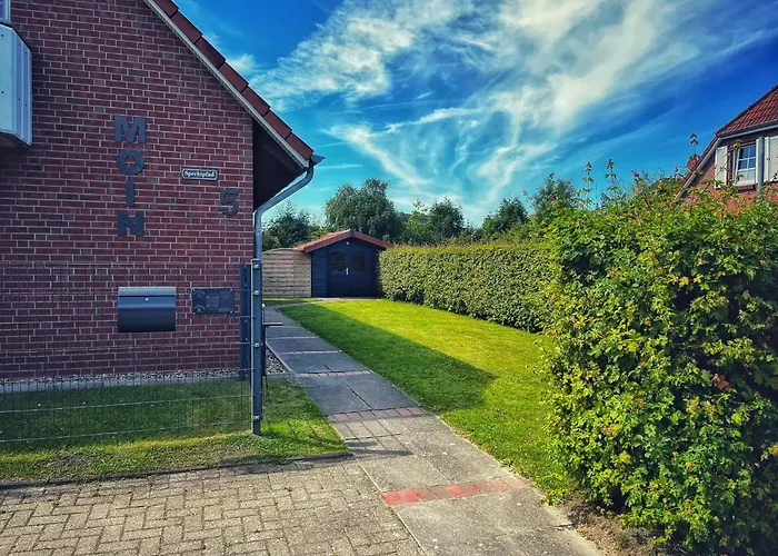 Nessmersiel, Ferienwohnung mit Balkon in Deichnähe, Wallbox, renoviert