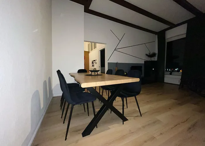 Zentrale Ferienwohnung mit Blick auf den See inklusive Parkplatz und Internet Geschäftsreisende willkommen