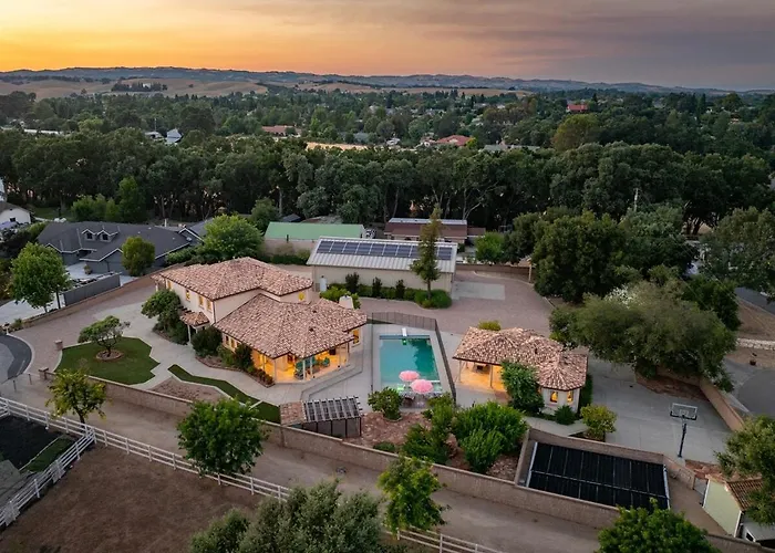 Luxury Estate Pool, Spa, Casita Sleeps 12