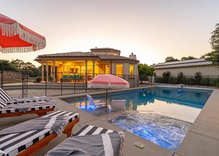 Luxury Estate Pool, Spa, Casita Sleeps 12