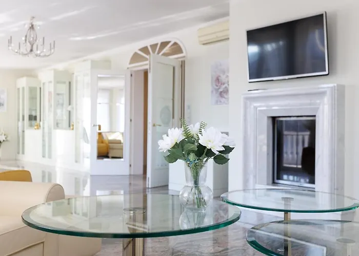 Luxury Villa With Indoor Pool, Jacuzzi, Sauna & Breathtaking City View