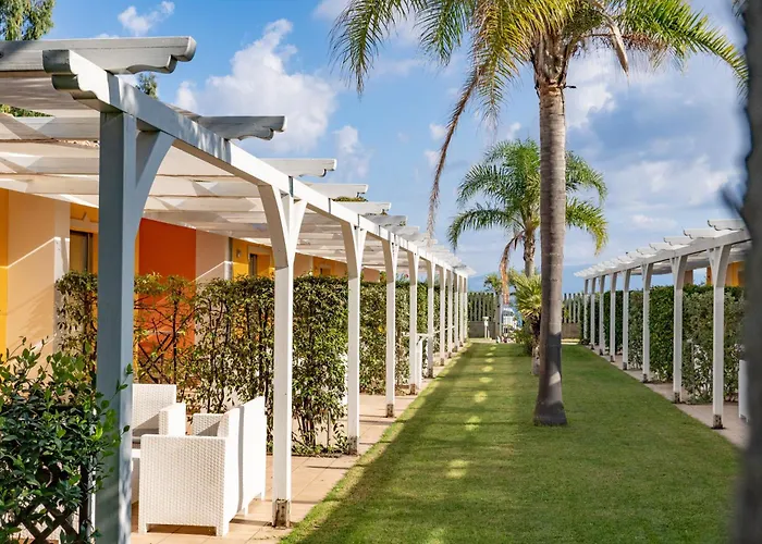 Hotel Baia Di Trainiti