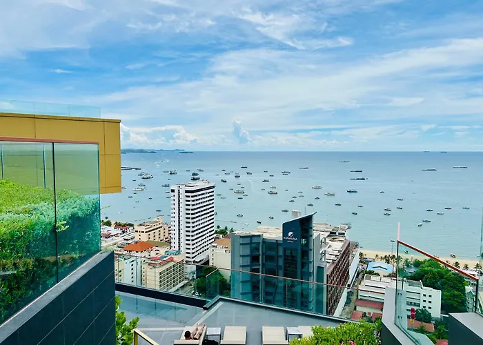 Edge Central Pattaya By Yoyo