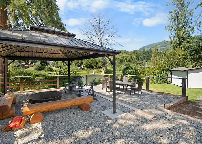 Riverside By Cowichan Lake Cottages