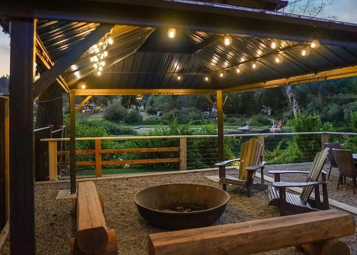 Riverside By Cowichan Lake Cottages