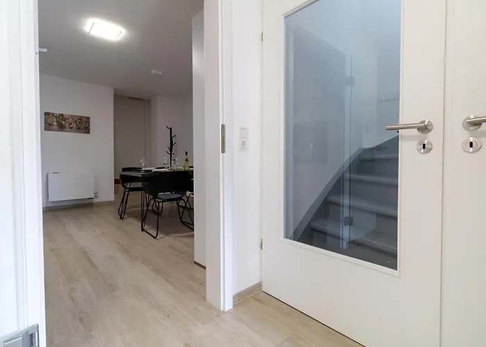 Fewomo, Mosel Maisonette, mit Terrasse&Winzerflairallee, für 6 Perfekt, für 8 geeignet