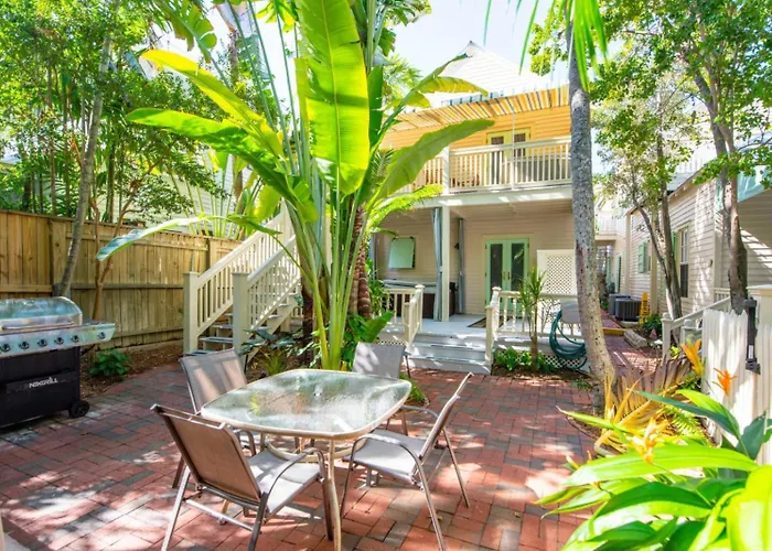 Tropical Heron Hideaway With Hot Tub, Pool