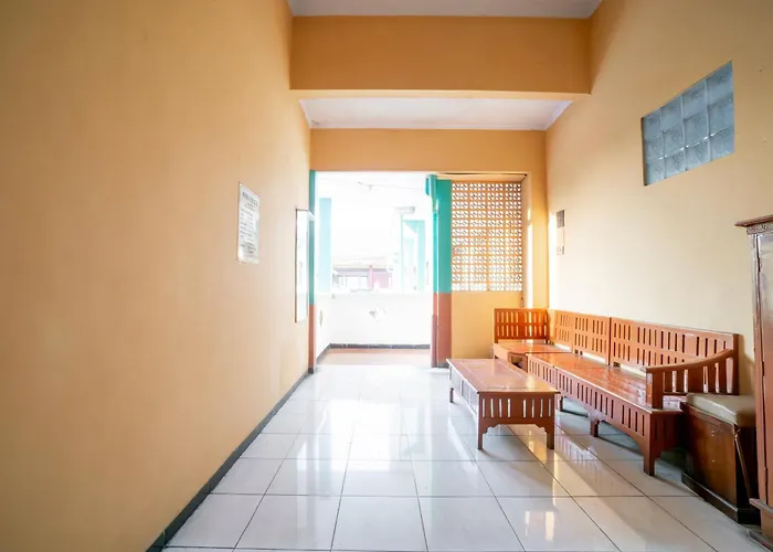 Hotel O Central Madiun Near Stasiun Kota Madiun