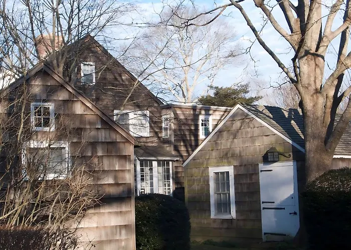Rustic Cozy Private East Hampton Sorings Getaway