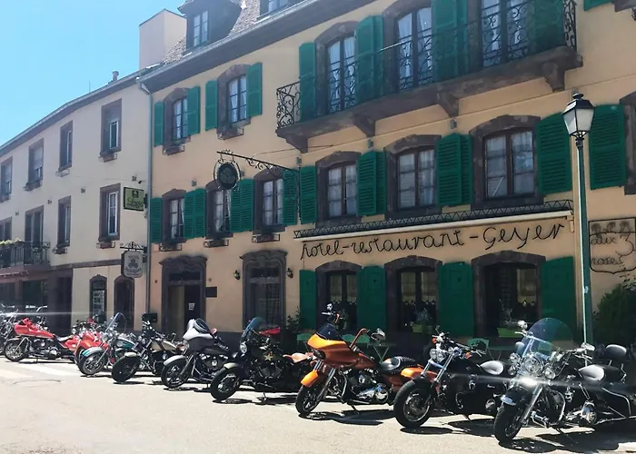 Logis Hotel-Restaurant Aux Trois Roses