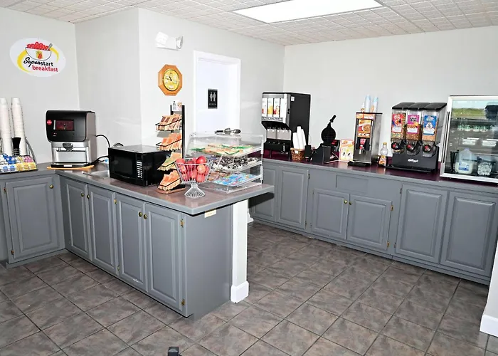 Super 8 By Wyndham Higginsville