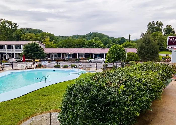 Lloyd'S On The River Country Inn By Oyo