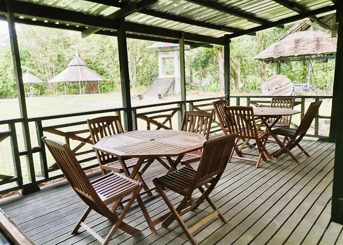 Hotel O Flinstone Lodge