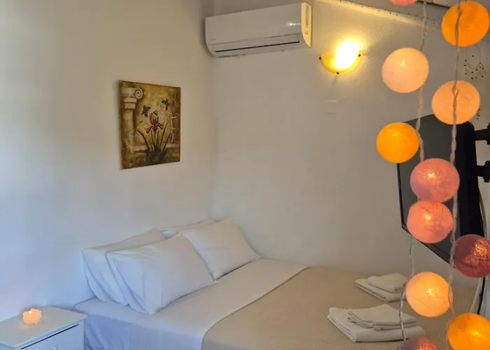 Lemonia Apartment With Yard