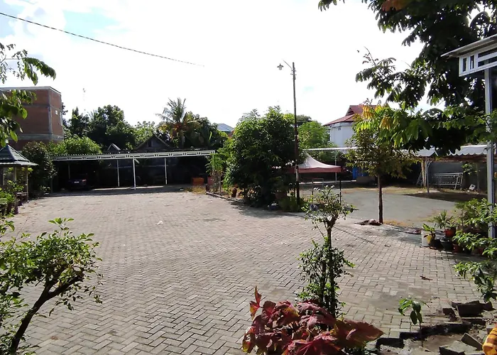 Hotel O Wisma Syariah Lahundape
