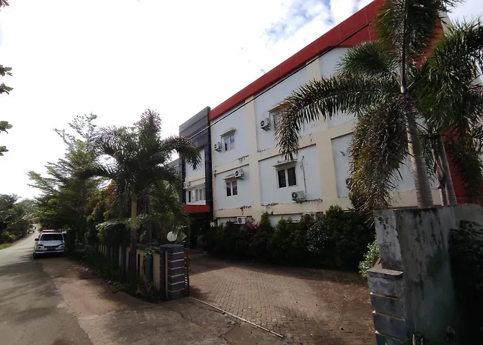 Hotel O Wisma Syariah Lahundape