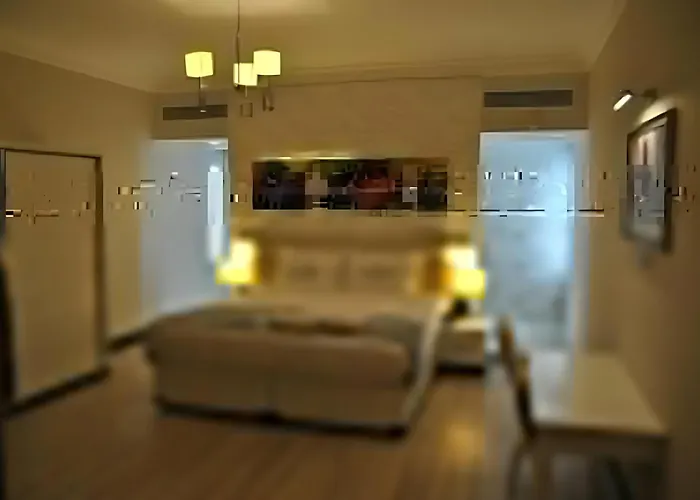 Real House Hotel