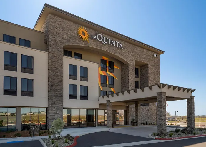 La Quinta Inn And Suites By Wyndham Lincoln