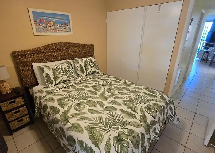 Beachfront Condo On Coco Plum Beach